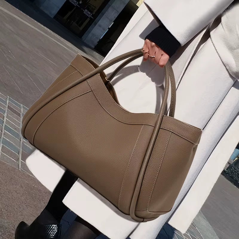 New Autumn and Winter Top Layer Cowhide Fashion Niche Design Leather Large Capacity Shoulder Messenger Bag Foreign Style